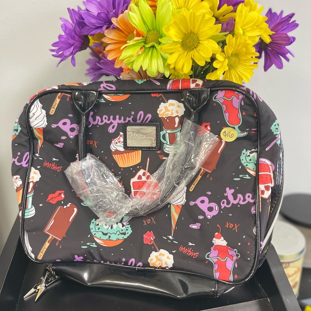 Betsey Johnson Large Cosmetic Case